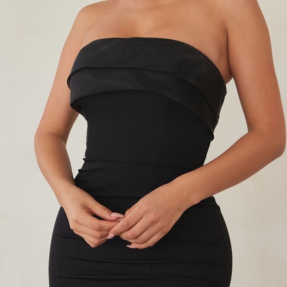 Strapless maxi gown
Formal
Prom
Homecoming
Black tie - Picture 2 of 3